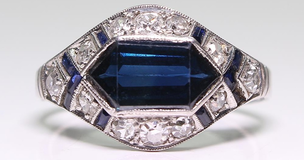 Antique Art Deco Platinum Sapphire & Diamond Ring